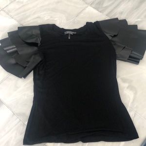 Elegant t shirt with pleather sleeves!